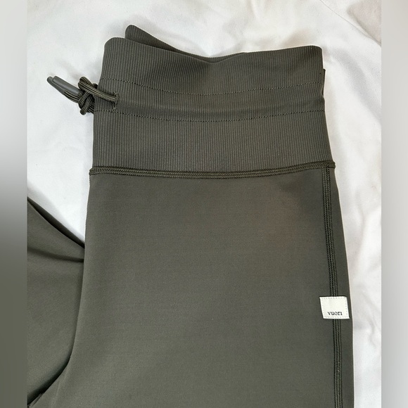 Vuori Women’s Olive Green Performance Joggers High Rise Drawstring Size Large - Picture 3 of 6